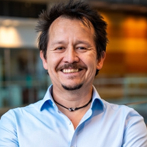 VIB Training & Conferences - Sergio Quezada.png